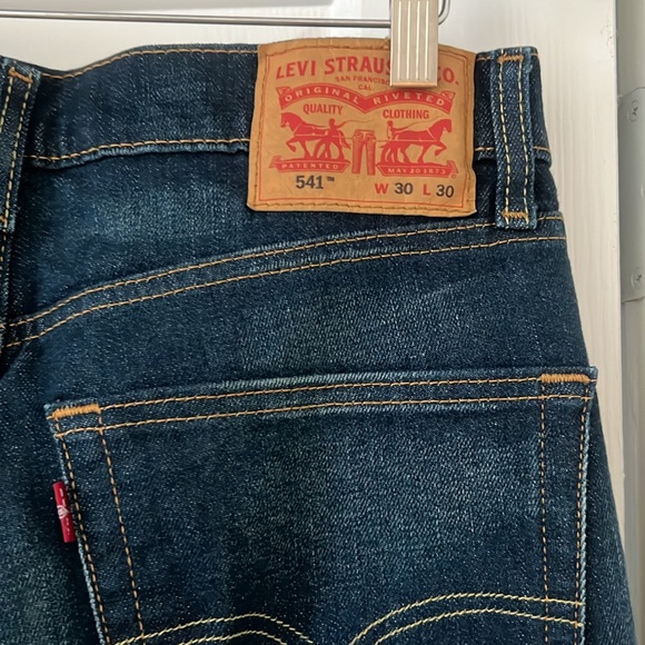 Men’s Levi jeans - Picture 5 of 6